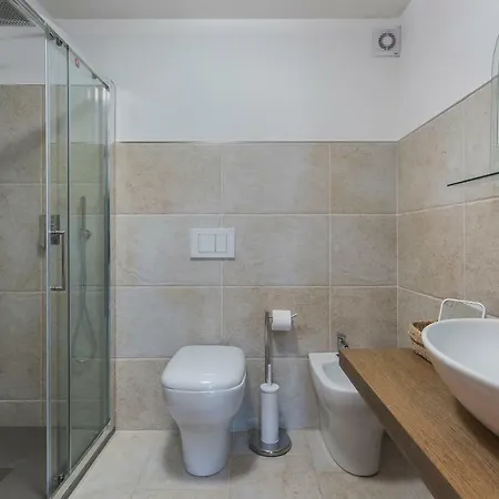 Claire Διαμέρισμα *